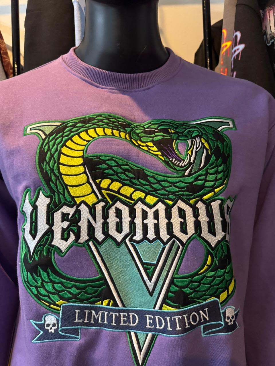 Venom Strike V Crewneck – Limited Edition